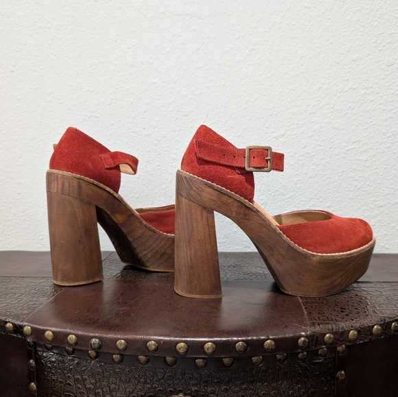FreeBird Poppy Platform Maryjane Pumps Orange/ Red Ankle Straps size 9